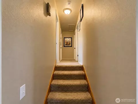 Entry Way - 1326 Elm St, Othello, WA 99344 photo 1 of 2