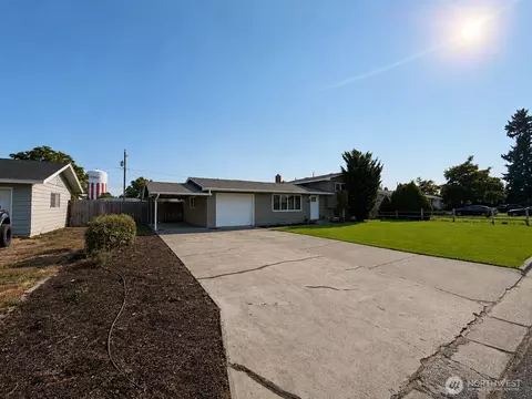 Exterior - 1326 Elm St, Othello, WA 99344 photo 6 of 7