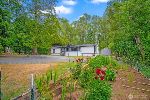 7868 Crocket Rd, Blaine, WA 98230