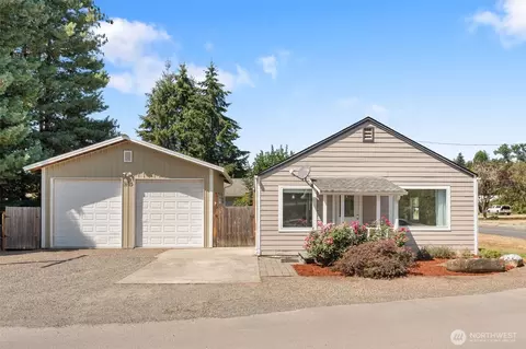 451 N 4th St, Toledo, WA 98591