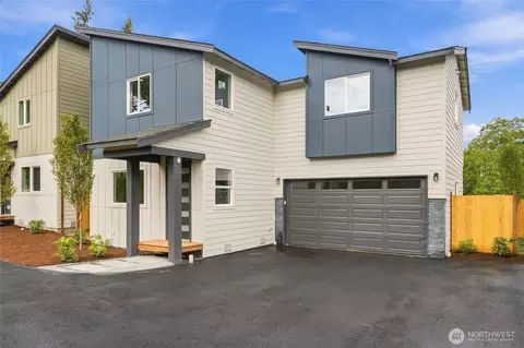 Exterior - 5513 Fleming St #B, Everett, WA 98203 photo 2 of 2
