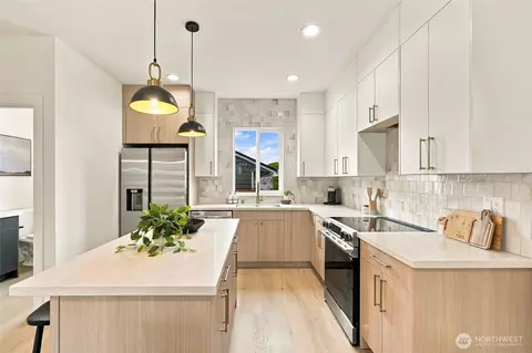 Kitchen - 5513 Fleming St #B, Everett, WA 98203 photo 2 of 5