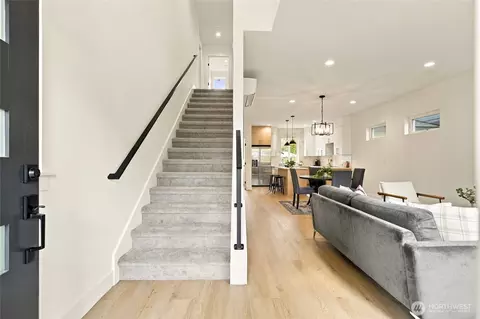 Entry Way - 5513 Fleming St #B, Everett, WA 98203 photo 1 of 1