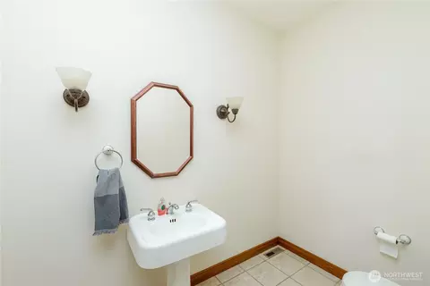 Bath - 823 Fox Hollow Rd, Sequim, WA 98382 photo 4 of 6