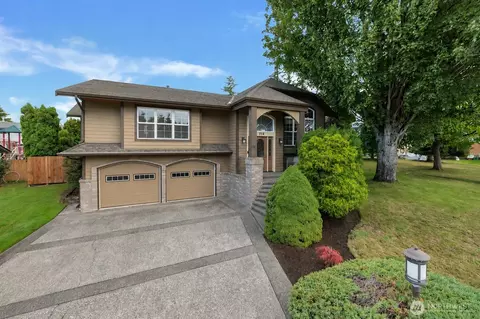 718 C St, Blaine, WA 98230