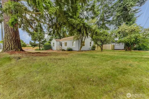 Exterior - 624 Madison St, Everett, WA 98203 photo 11 of 12