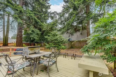 Exterior - 624 Madison St, Everett, WA 98203 photo 3 of 12