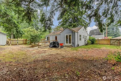 Exterior - 624 Madison St, Everett, WA 98203 photo 5 of 12