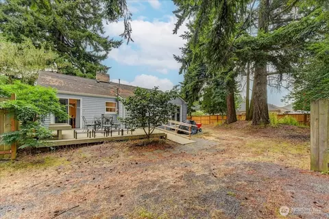 Exterior - 624 Madison St, Everett, WA 98203 photo 4 of 12