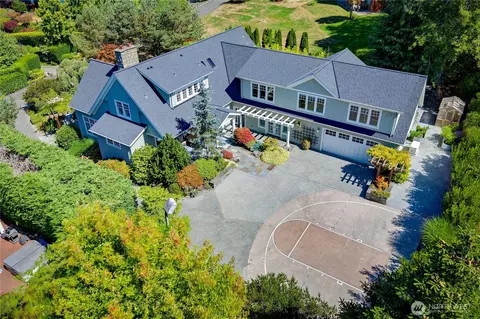 9223 Allens Cove Ln NE, Bainbridge Island, WA 98110