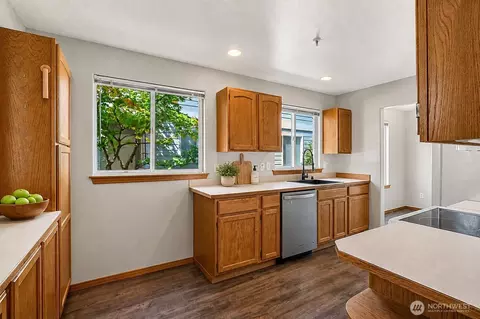 Kitchen - 625 101st Pl SE #A, Everett, WA 98208 photo 2 of 4