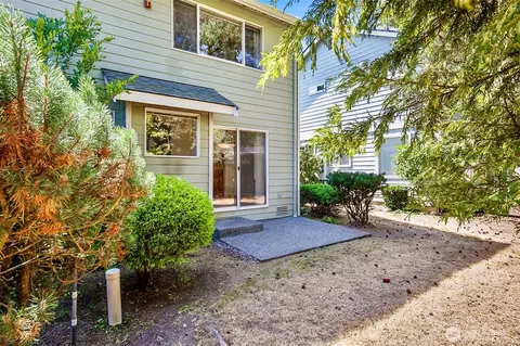 Exterior - 625 101st Pl SE #A, Everett, WA 98208 photo 6 of 7