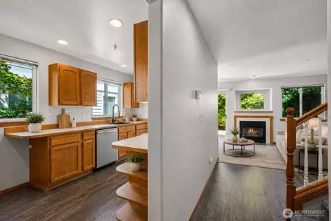 Entry Way - 625 101st Pl SE #A, Everett, WA 98208 photo 2 of 2