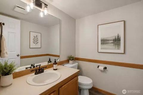 Bath - 625 101st Pl SE #A, Everett, WA 98208 photo 1 of 4