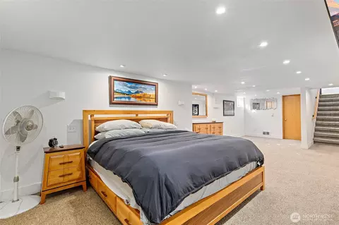 Bedroom - 419 E View Ridge Dr, Everett, WA 98203 photo 3 of 5