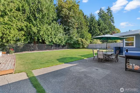Exterior - 419 E View Ridge Dr, Everett, WA 98203 photo 3 of 10