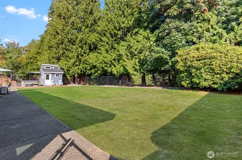 Exterior - 419 E View Ridge Dr, Everett, WA 98203 photo 8 of 10