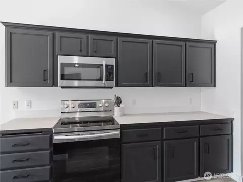 Kitchen - 7253 Radius Loop SE, Lacey, WA 98513 photo 3 of 6