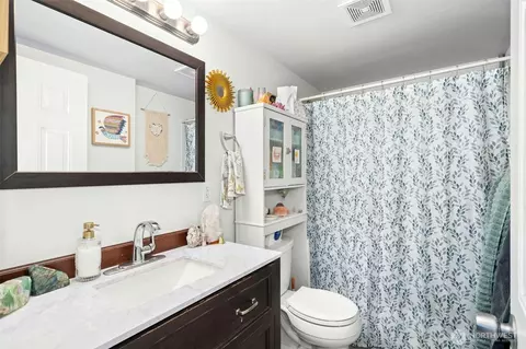 Bath - 515 1st St, Sultan, WA 98294 photo 1 of 2