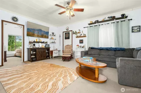 Living - 515 1st St, Sultan, WA 98294 photo 2 of 3