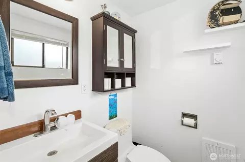 Bath - 515 1st St, Sultan, WA 98294 photo 2 of 2