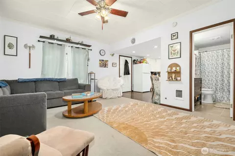 Living - 515 1st St, Sultan, WA 98294 photo 1 of 3