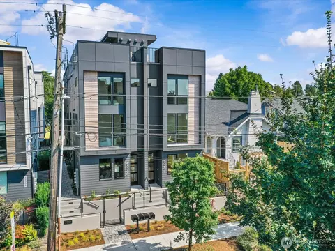 4326 Woodlawn Ave N #B, Seattle, WA 98103
