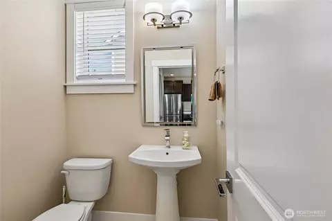 Bath - 19729 Meridian Pl W, Bothell, WA 98012 photo 2 of 5