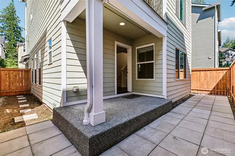 Exterior - 19729 Meridian Pl W, Bothell, WA 98012 photo 5 of 5