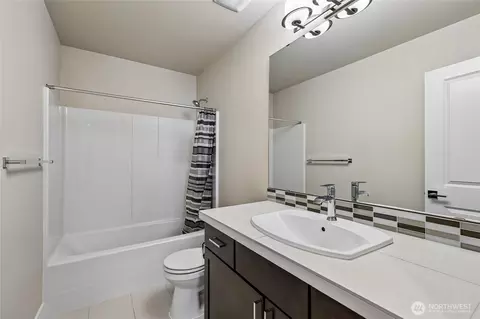 Bath - 19729 Meridian Pl W, Bothell, WA 98012 photo 3 of 5