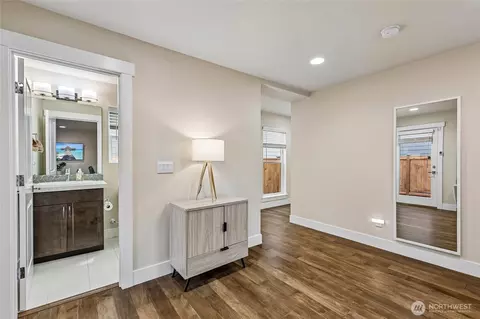 Entry Way - 19729 Meridian Pl W, Bothell, WA 98012 photo 1 of 2