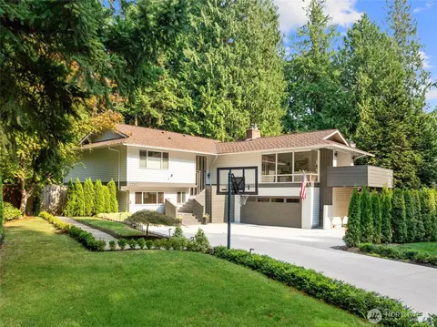 2202 Sahalee Dr E, Sammamish, WA 98074