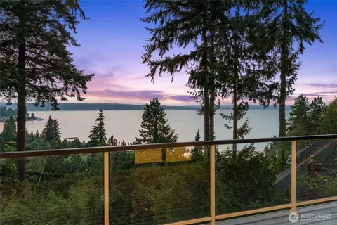 2003 82nd Ave SE, Mercer Island, WA 98040