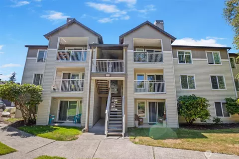 12423 Harbour Pointe Blvd #V202, Mukilteo, WA 98275