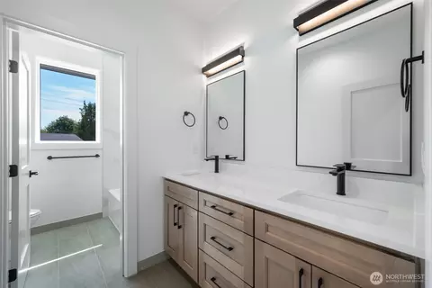 Bath - 2407 192nd St SE, Bothell, WA 98012 photo 5 of 6
