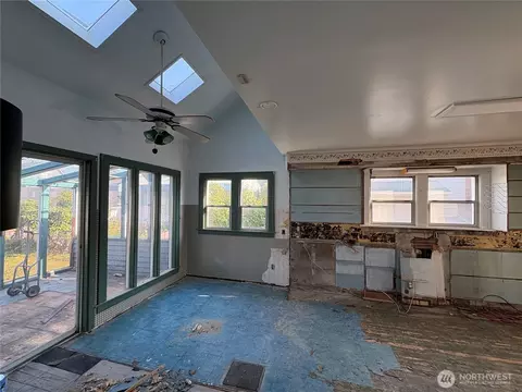 Other - 2517 Rainier Ave, Everett, WA 98201 photo 3 of 5