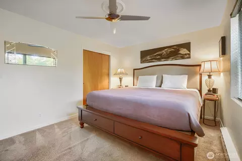 Bedroom - 503 E B E Harrison St, Seattle, WA 98102 photo 2 of 3