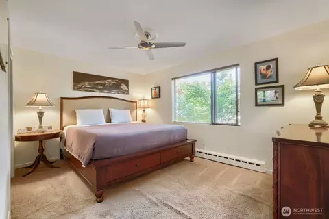 Bedroom - 503 E B E Harrison St, Seattle, WA 98102 photo 1 of 3