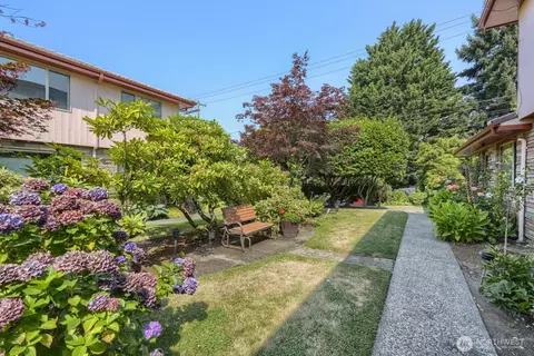 Exterior - 503 E B E Harrison St, Seattle, WA 98102 photo 10 of 13