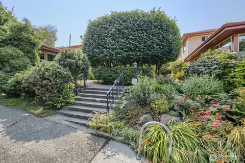 Exterior - 503 E B E Harrison St, Seattle, WA 98102 photo 4 of 13