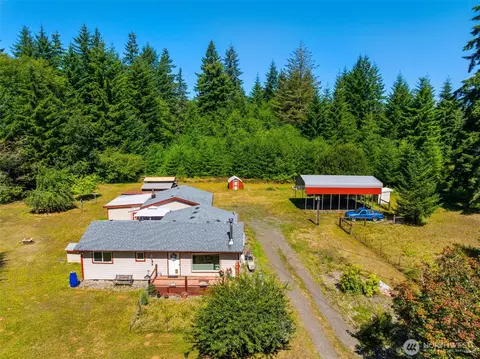 82 Chenois Valley Rd, Hoquiam, WA 98550