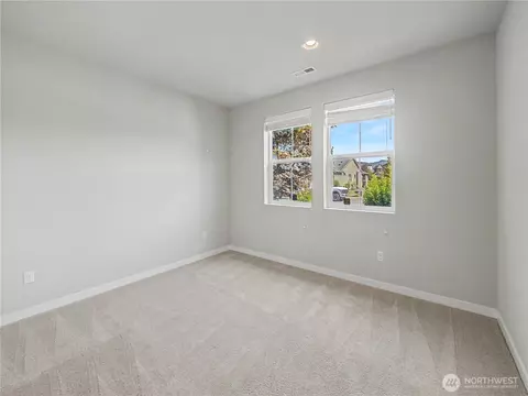 Bedroom - 1346 Boyle St, Enumclaw, WA 98022 photo 4 of 8