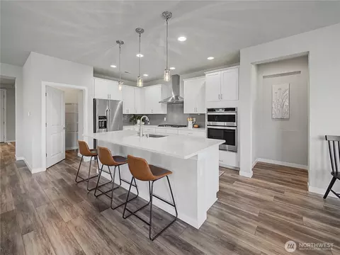 Kitchen - 1346 Boyle St, Enumclaw, WA 98022 photo 2 of 4