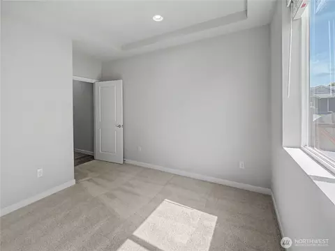 Bedroom - 1346 Boyle St, Enumclaw, WA 98022 photo 6 of 8
