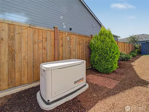 Exterior - 1346 Boyle St, Enumclaw, WA 98022 photo 8 of 9