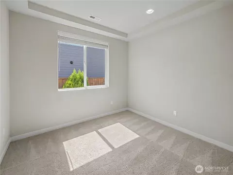 Bedroom - 1346 Boyle St, Enumclaw, WA 98022 photo 5 of 8