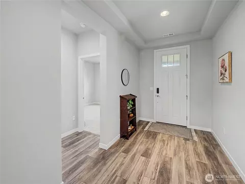 Entry Way - 1346 Boyle St, Enumclaw, WA 98022 photo 1 of 1