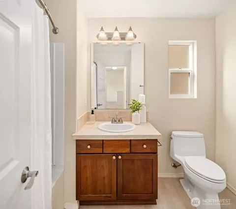 Bath - 20233 NE 124th St #89, Bothell, WA 98011 photo 2 of 5