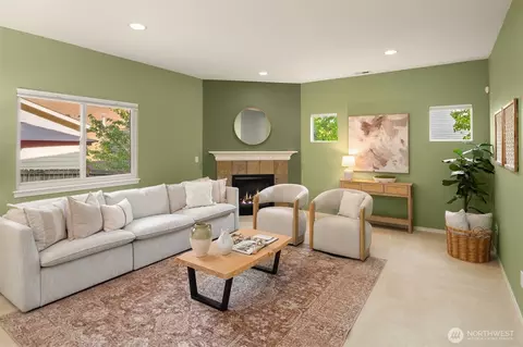 Living - 20233 NE 124th St #89, Bothell, WA 98011 photo 1 of 2