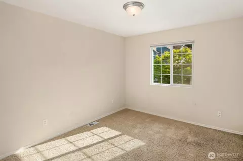 Bedroom - 20233 NE 124th St #89, Bothell, WA 98011 photo 2 of 4